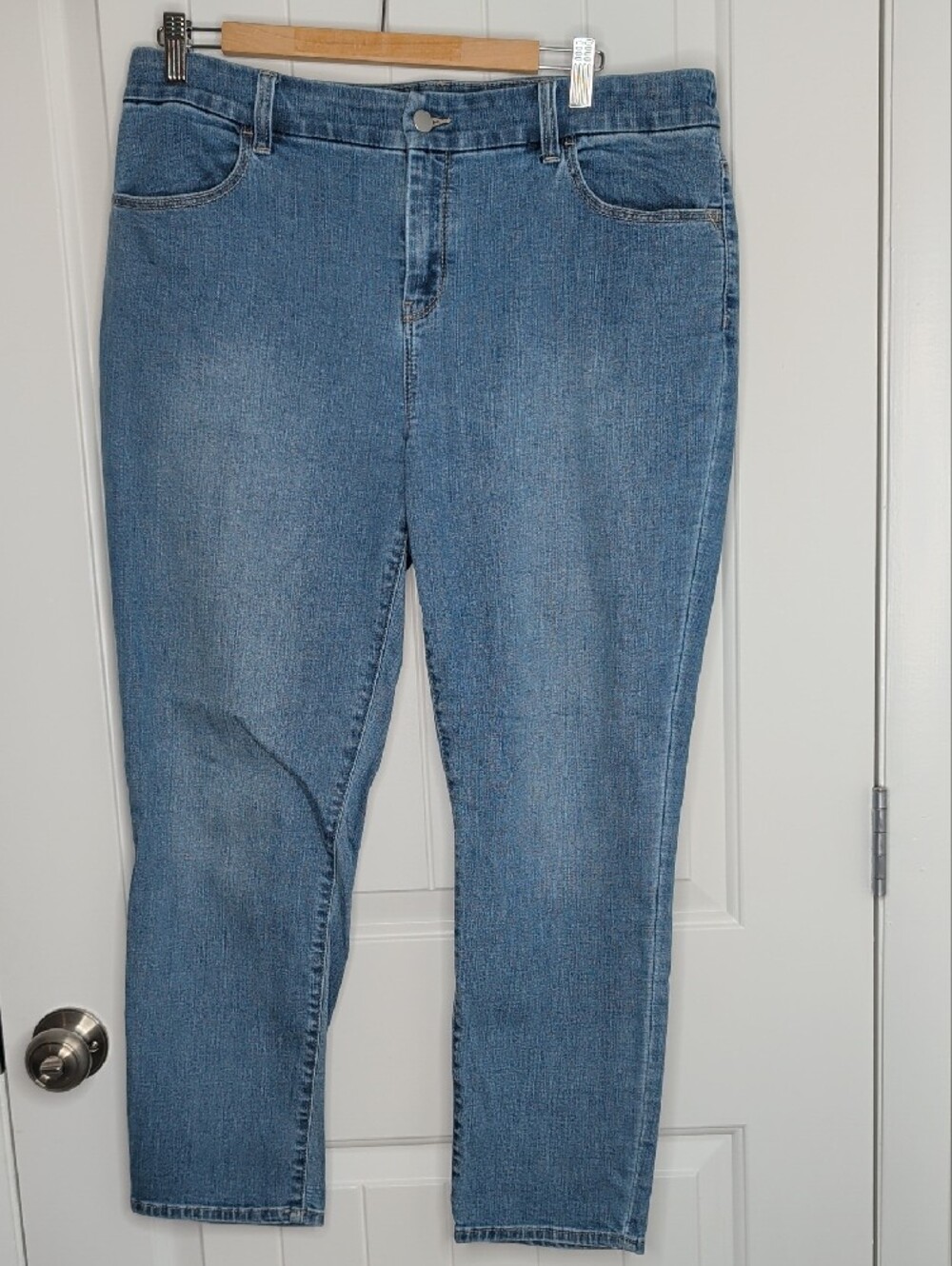 Chico's Light Blue Ankle Crop Jeans Size 2 Ankle (L/12) Women's Denim
